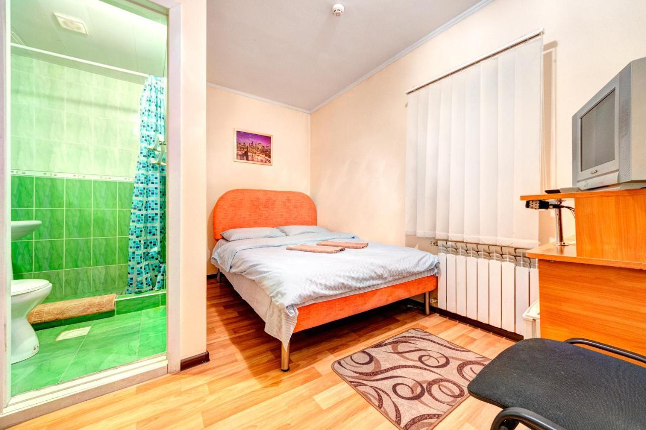 Hotel Zvezda Kiev Esterno foto