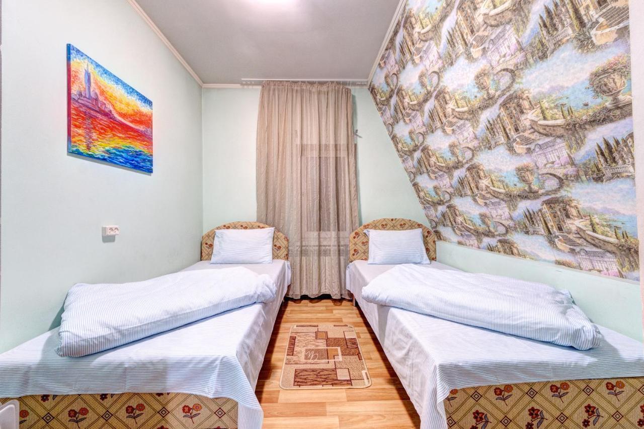 Hotel Zvezda Kiev Esterno foto
