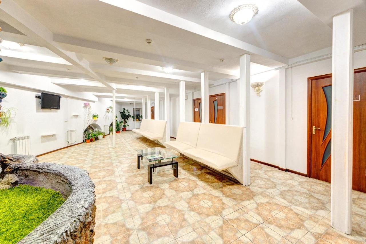 Hotel Zvezda Kiev Esterno foto