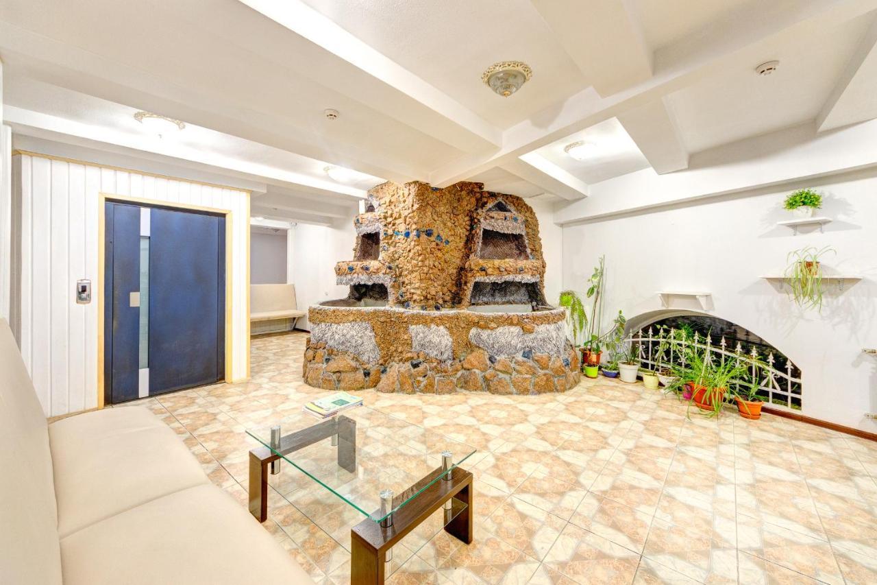 Hotel Zvezda Kiev Esterno foto