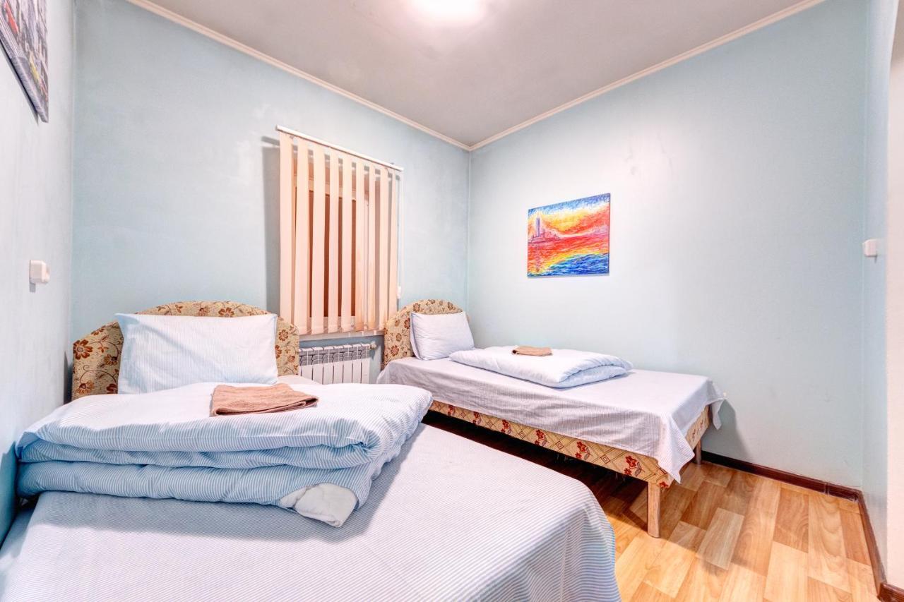 Hotel Zvezda Kiev Esterno foto