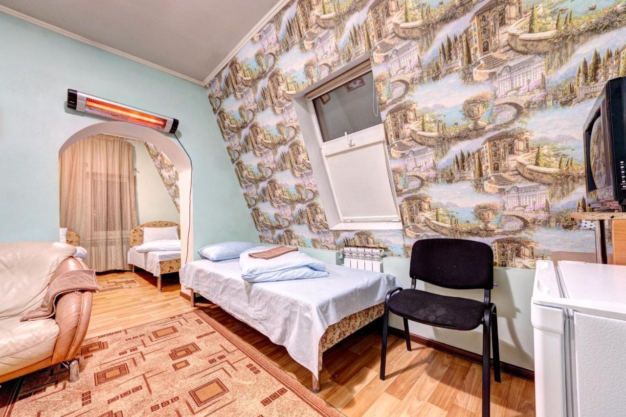 Hotel Zvezda Kiev Esterno foto