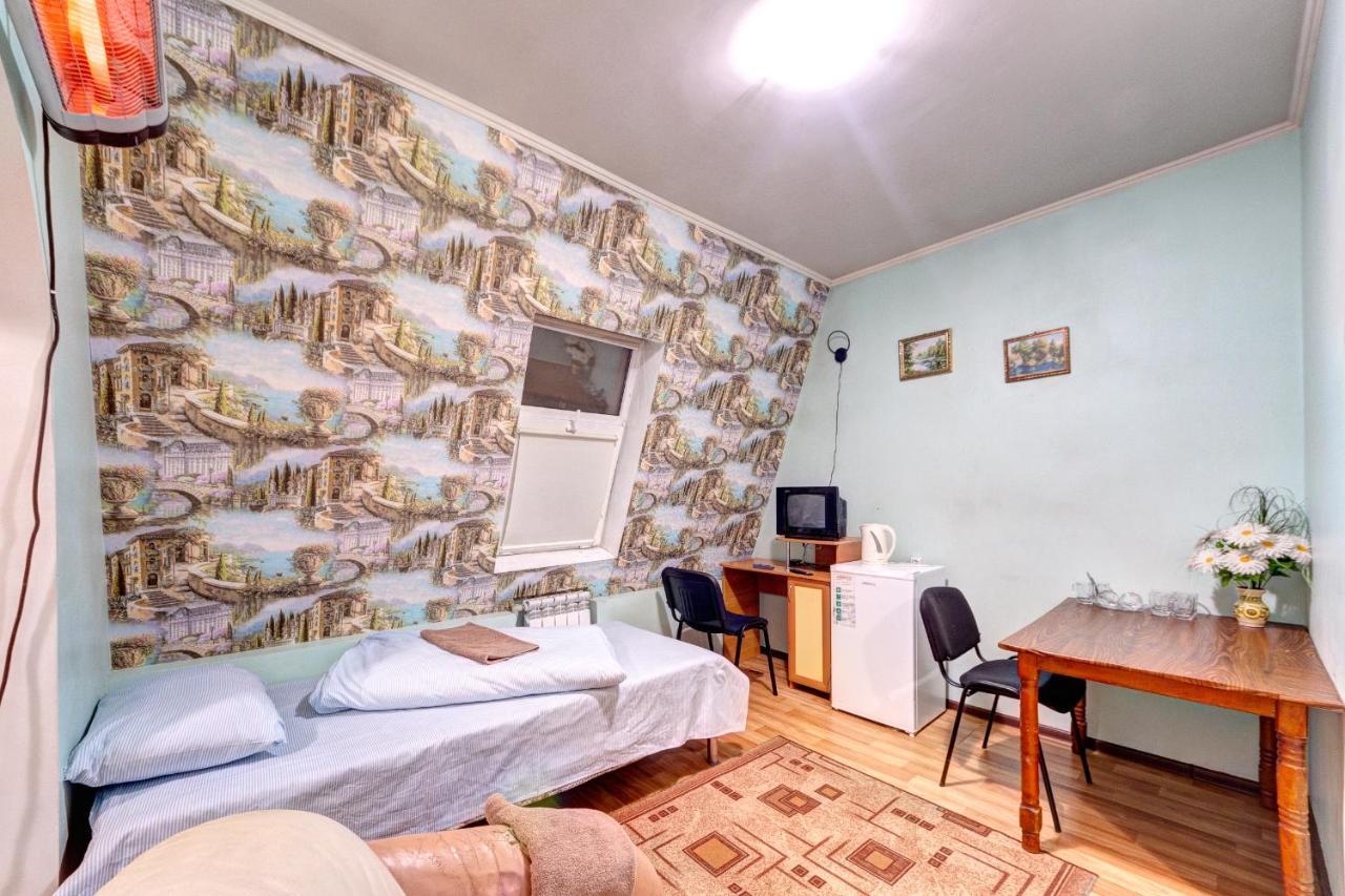 Hotel Zvezda Kiev Esterno foto
