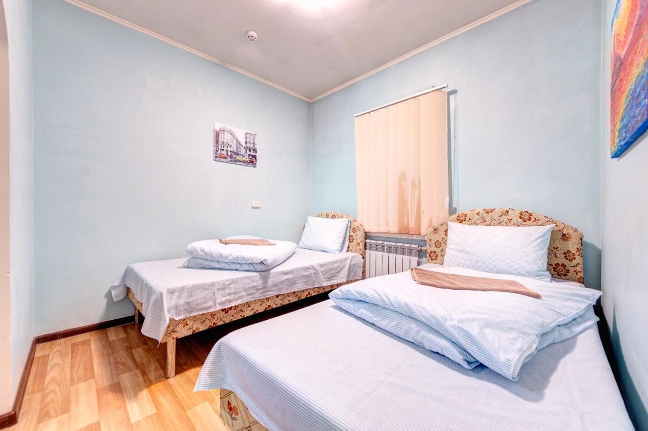 Hotel Zvezda Kiev Esterno foto